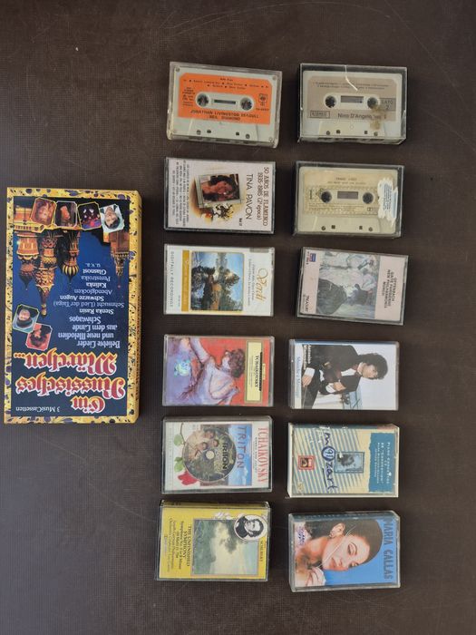 Vând Lot 15 casete audio originale muzica clasica  mixta  Compozitori celebrii Mozart, Tschaikowsky, Schubert