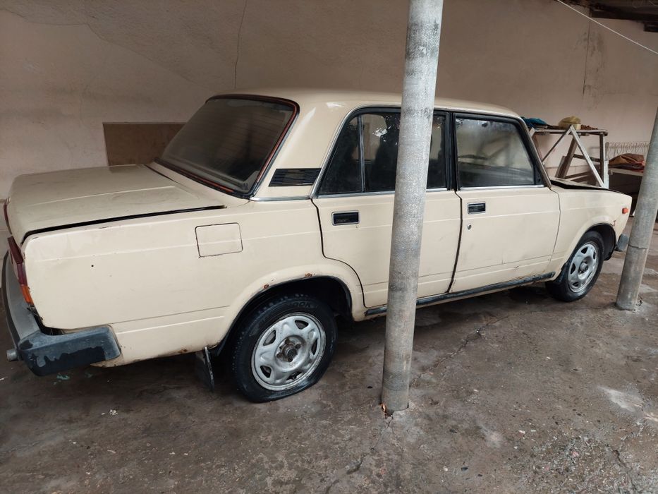 Vaz 05 sotiladi 1981 yil