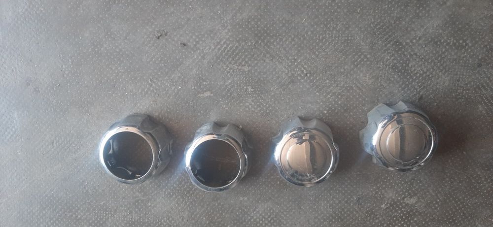 Vând volan mitubishi și capace butuci