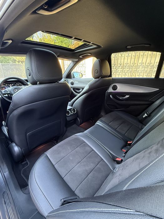 Mercedes E220 d 194 CP AMG Edition / Trapă / Camere 360 / Lumini ambientale