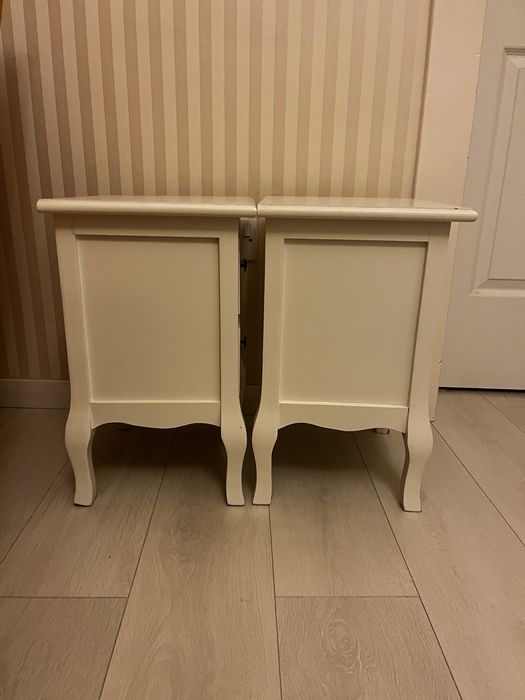 Noptiere albe model clasic