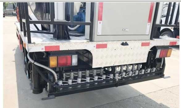 Автогудронатор, битумный распределитель, асфальтная спецтехника, HOWO