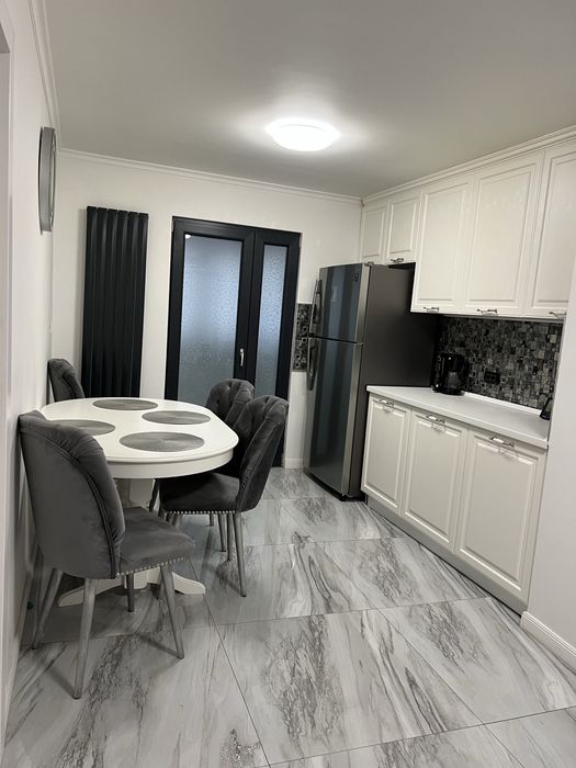 Proprietar, inchiriez apartament 3 camere - Gorjului