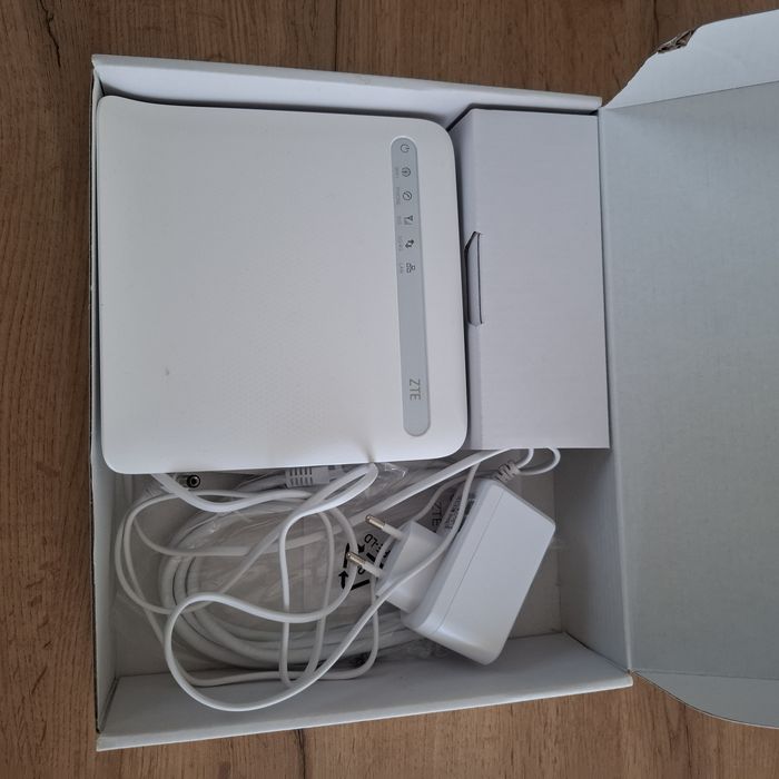 Vand router ZTE nou, in cutie