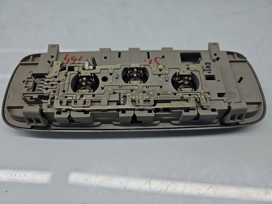 Plafoniera spate Volkswagen Golf 5 Plus (5M1) [Fabr 2005-2008] 1K09471