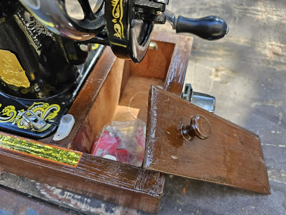 Ръчна шевна машина