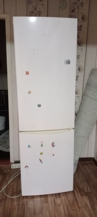 Холодильник Vestel