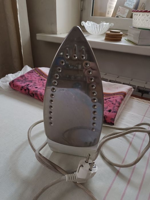 Утюг Binatone утюг