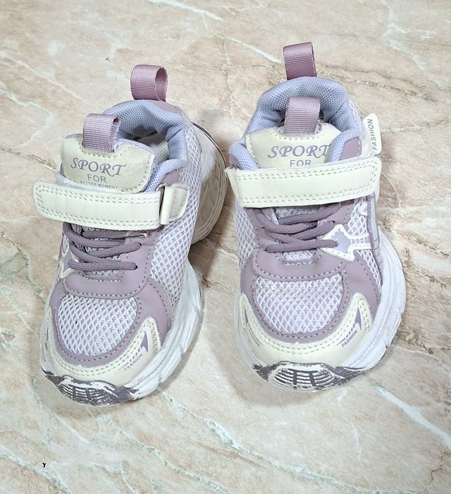 Продаётся обувь для девочек на 3 годика