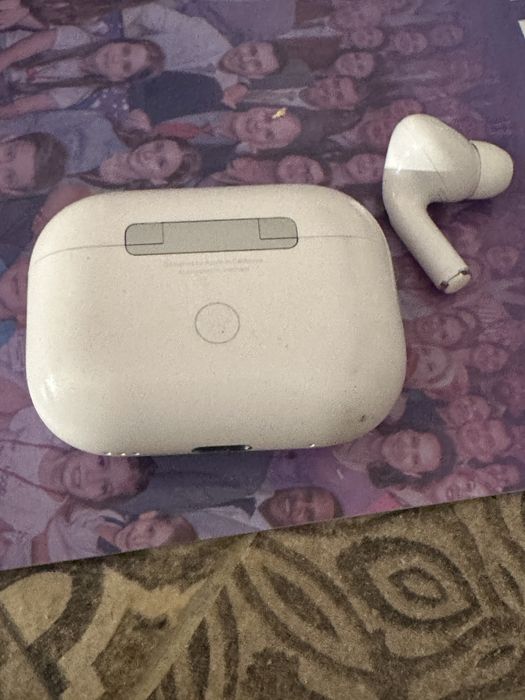 Apple airpods pro 2 LEFT ONLY
