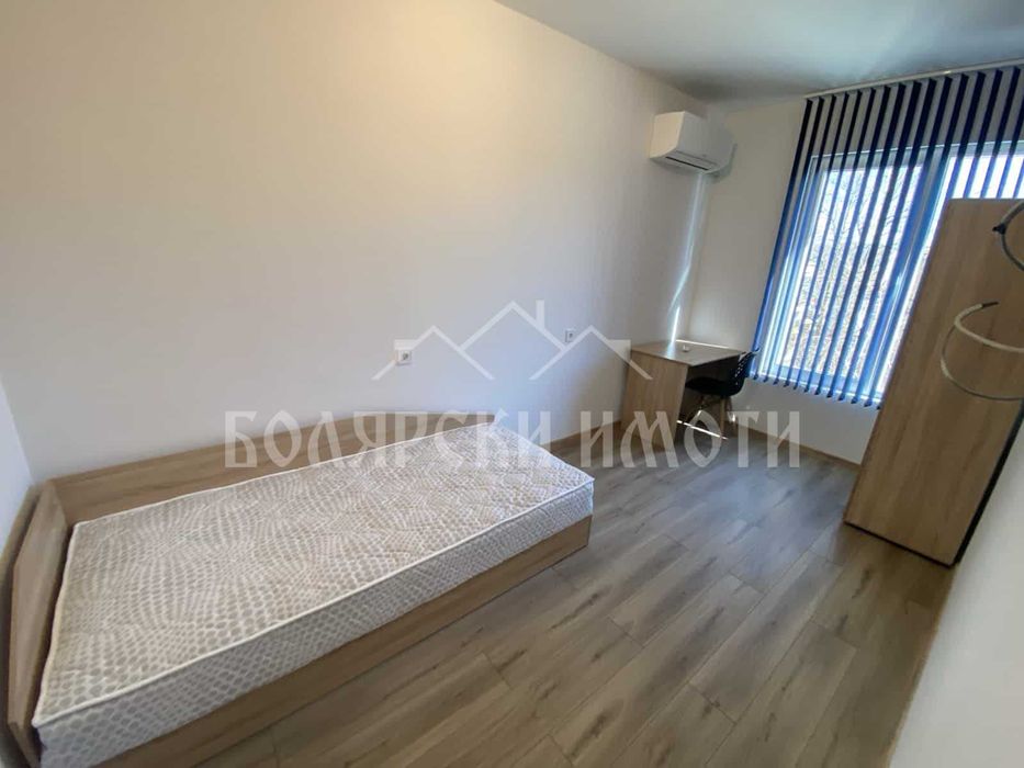 Новообзаведен четиристаен апартамент в Идеален Център