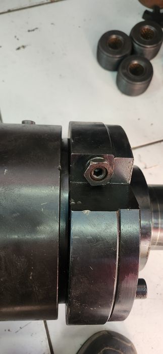 Резьба накатной патрон