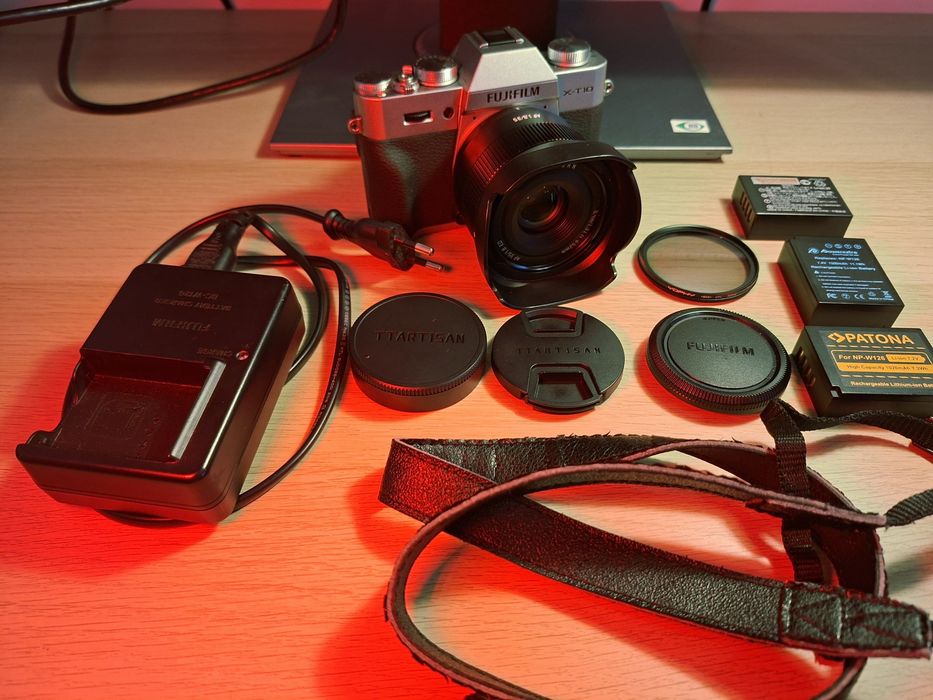 Vând FUJIFILM X-T10 + TT Artisans 35mm 1.8 MK2 in stare excelentă