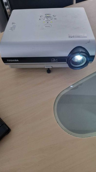 Videoproiector TOSHIBA TDP-T40