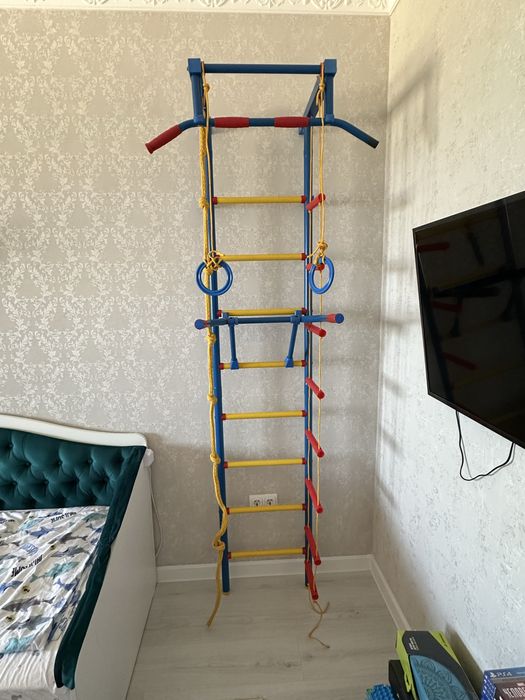 Продам детскую спортивную стенку