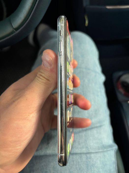 Iphone XS белый.