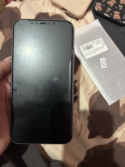 Vand iphone 11 luat nou 64 GB