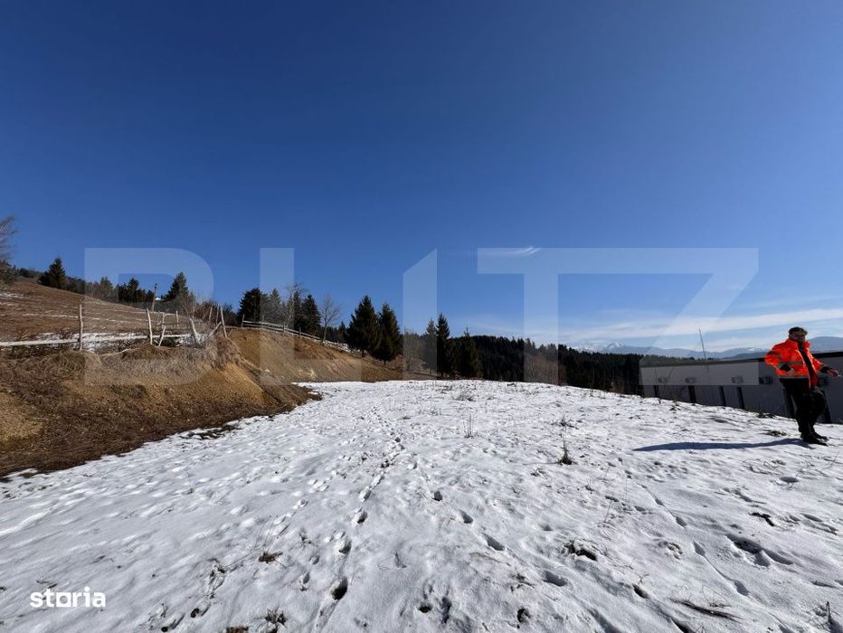Teren de vanzare la Colibita – cu vedere panoramica spre lac si POTE