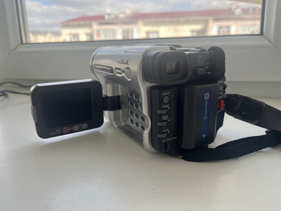 Sony Handycam CCD-TRV238E сатылады.