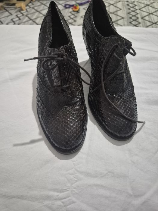 Pantofi eleganți de dama