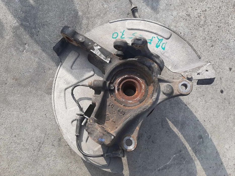 fuzeta dreapta  fata citroen c5 3  3.0 hdi