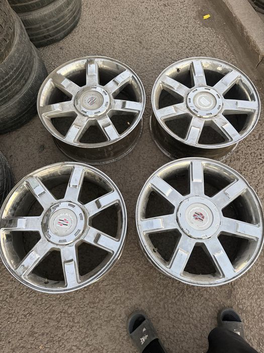 Продаю диски комплект Cadillac Escalade
