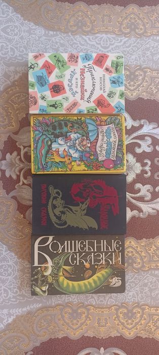 Продаются книги разного жанра. Kitoblar sotiladi