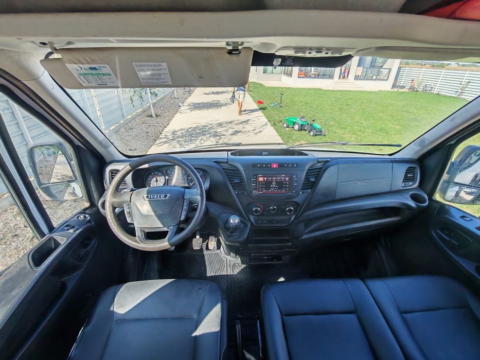 Vand Iveco ab 2017 ,7 locuri.