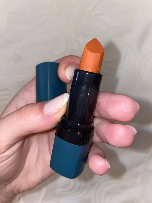 Козметика AVON гримове и парфюми