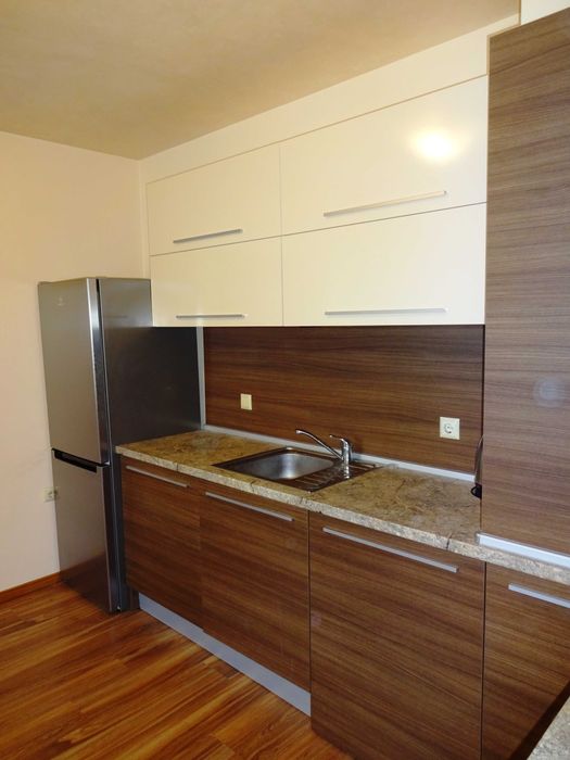 Дава се под наем Двустаен апартамент в к.к. Св.Св. Константин и Елена - 75 кв.м за 700 € - Снимка #4