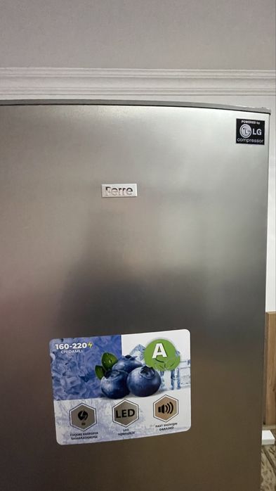 Продаю почти новый холодильник