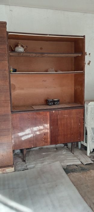 В отличном состаяние шифанер с зерколом