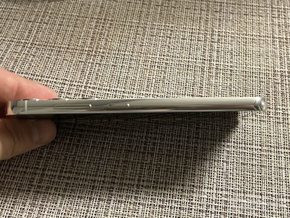 Продам Samsung s23