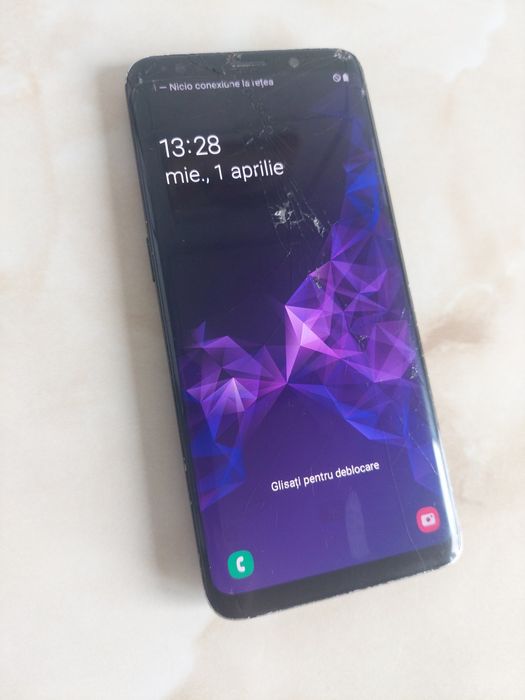 [S9] Vând Samsung Galaxy S9 [spart dar perfect funcțional] /poze reale