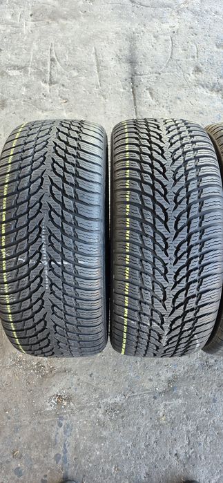 4 anvelope iarna Nokian,fata 225/45/17,spate 245/40/17.Pret/bucata.