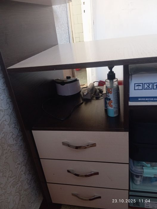 Продам маникюрный стол