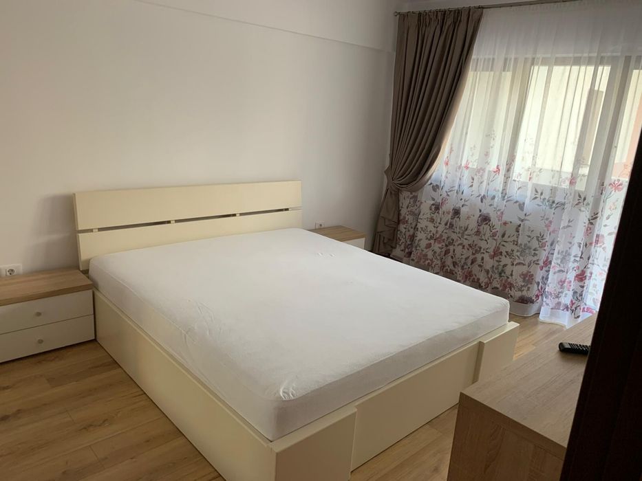 De închiriat apartament 2 camere – zonă centrală,