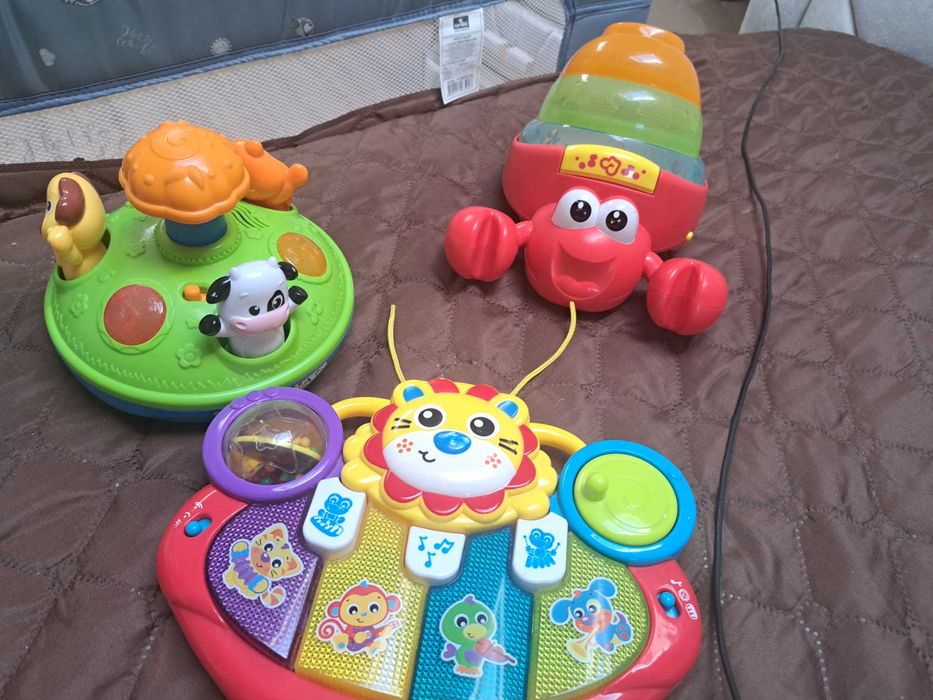 Сет от бебешки играчки- всички за 12 евро