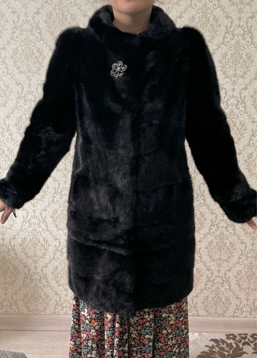 Продается Норковая шуба 100000