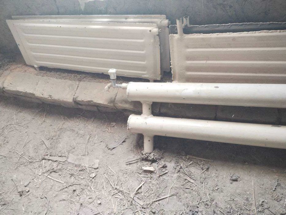 Radiatorlar sotiladi. (Isitish moslamasi)