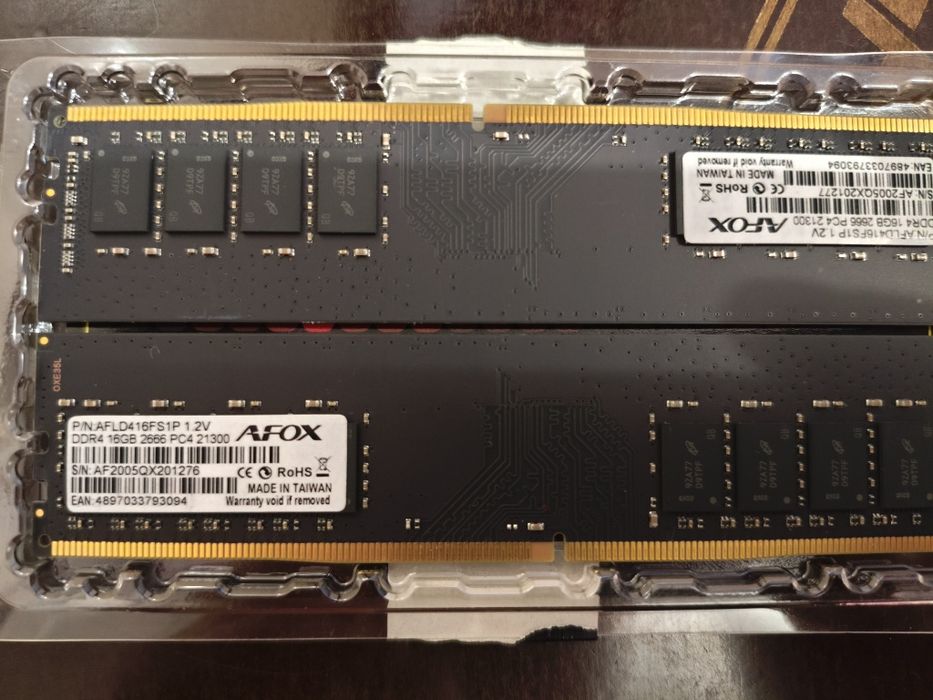 SSD 240GB, 500GB. HDD 1TB 2,5'.