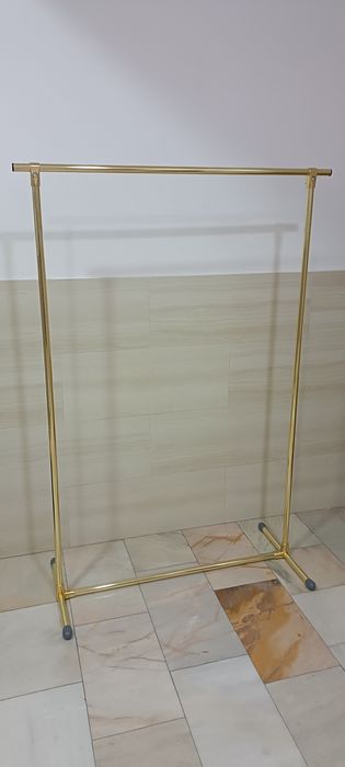 Вешалки гардеробные.  Вишилка  вешилка