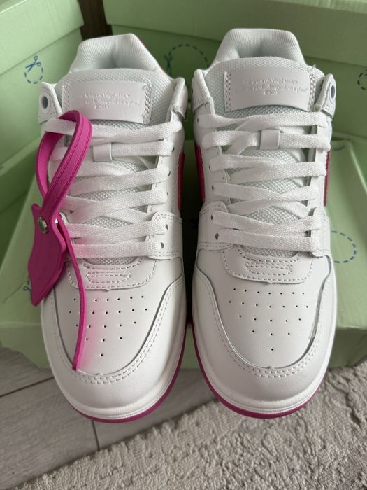 Off White ‘Out of office’ // Premium