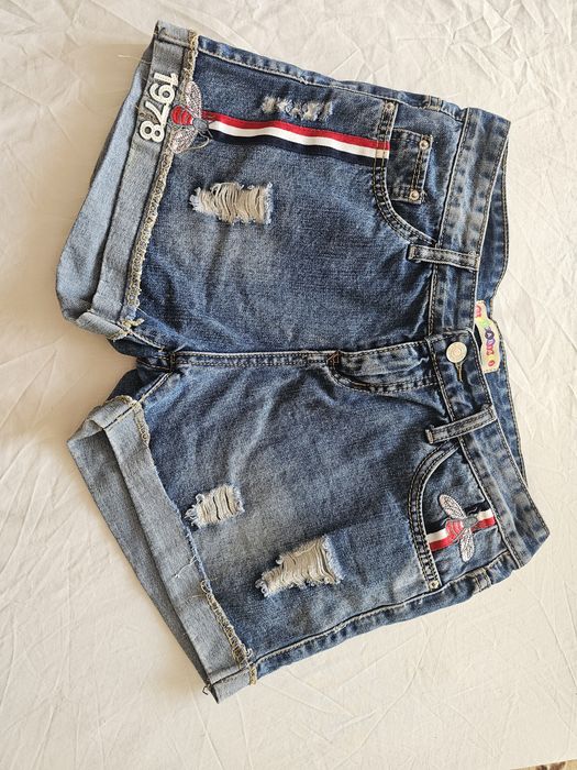 Продам шорты джинса новые 2000