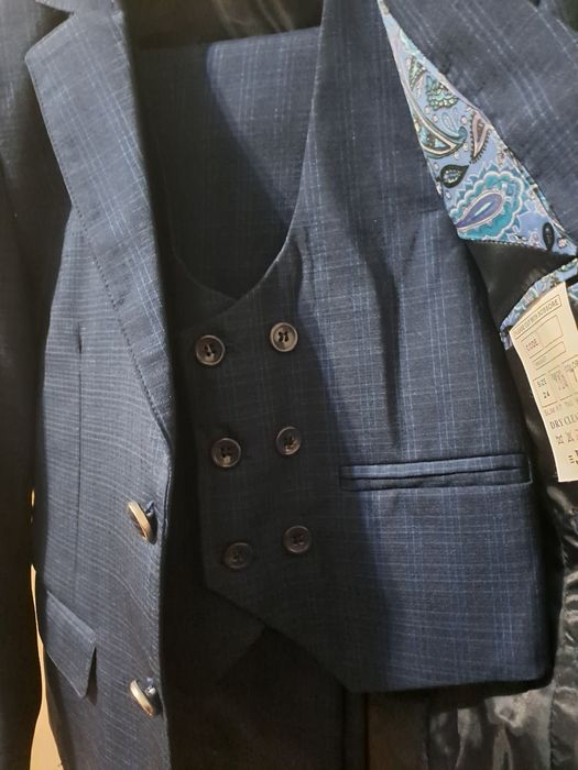 Новый костюм тройка