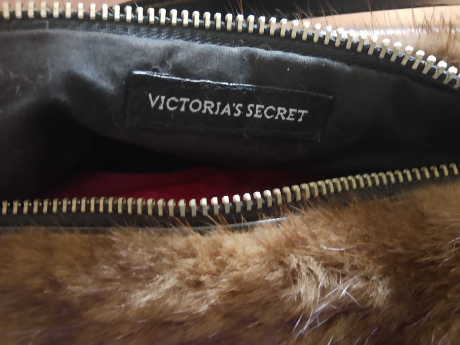 Чанта ,естествен косъм,цяла кожа,фирма Victoria's secret,ДНЕС 150лв,