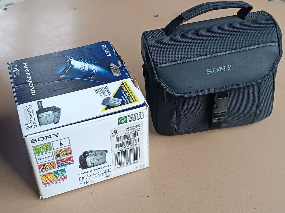 Видеокамера Sony Handycam