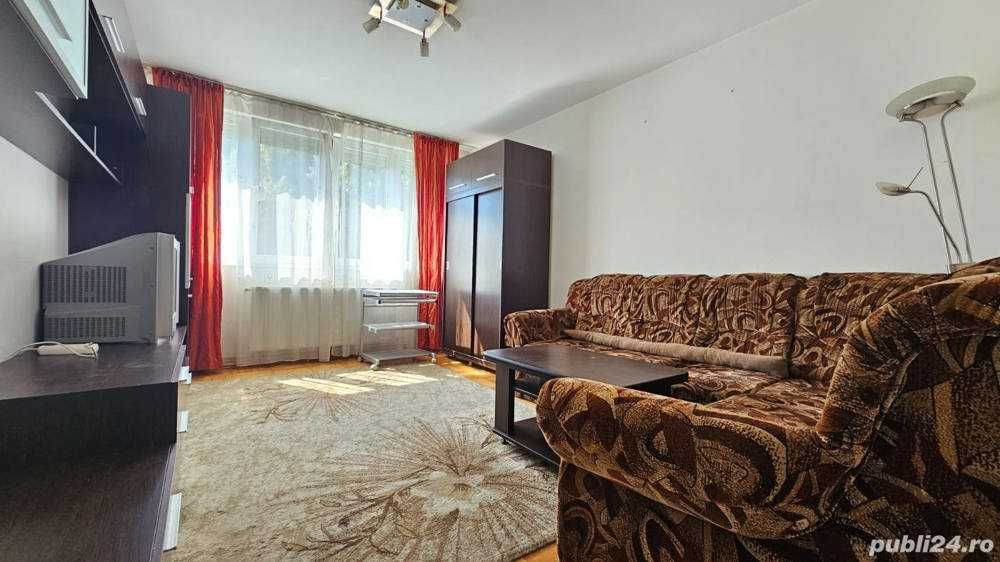 Ofer spre inchiriere apartament cu 2 camere central, zona Podgoria