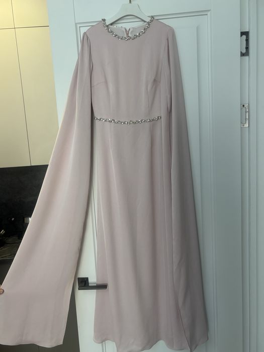 Продам Платье новое нарядное