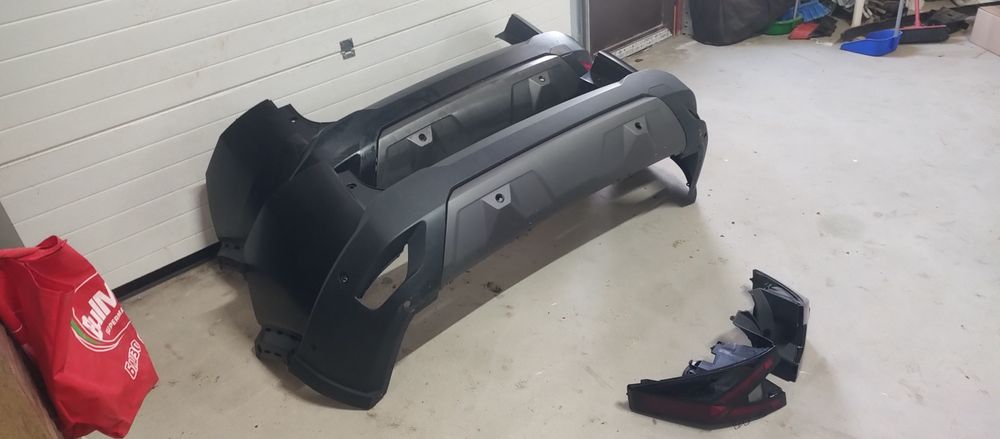 Bara spate , Lampi Dacia bigster